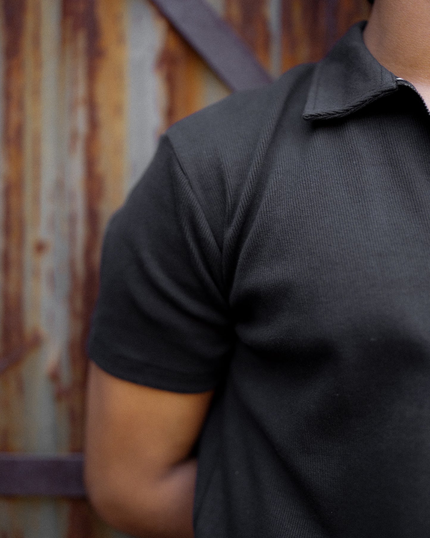 Ribbed Texture Zipper Polo (Black)